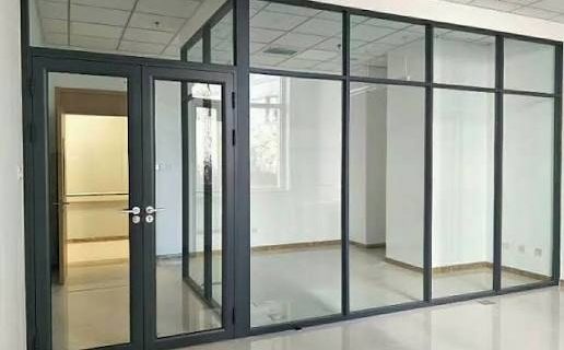 ⁠⁠Aluminium Door and Partition